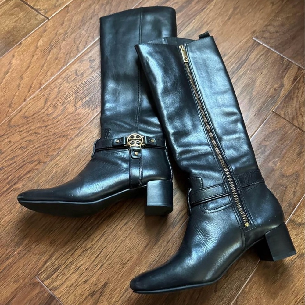 Tory Burch boot